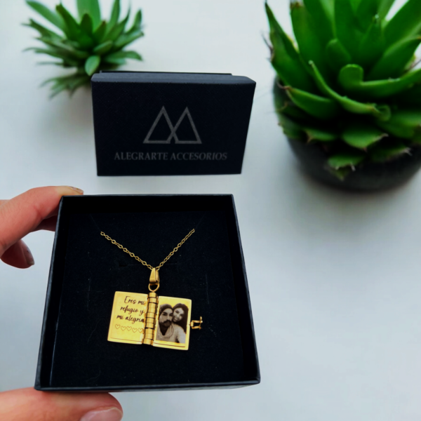 Collar Libro Personalizado